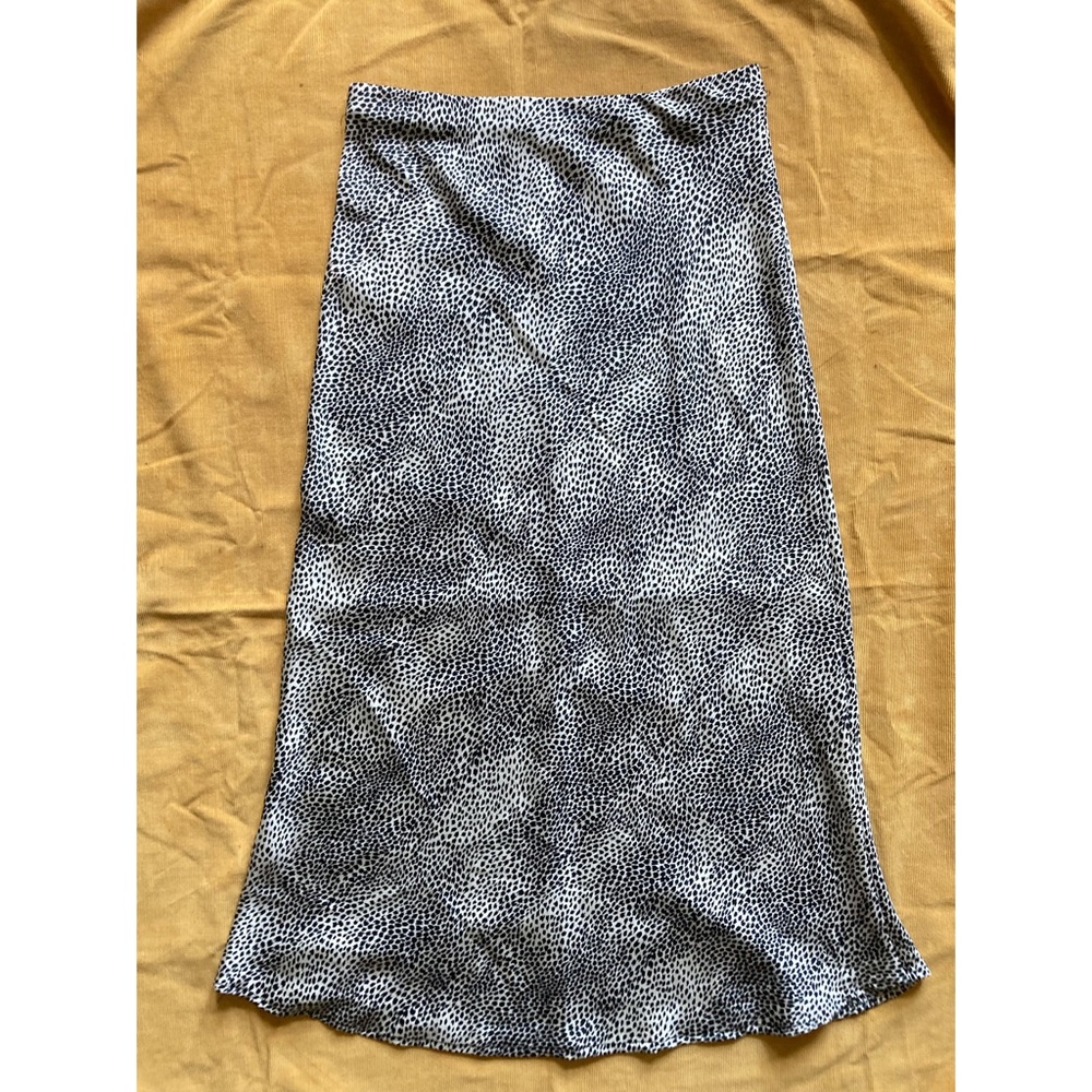 Re:named satin skirt : 90’s vibes : cheetah print